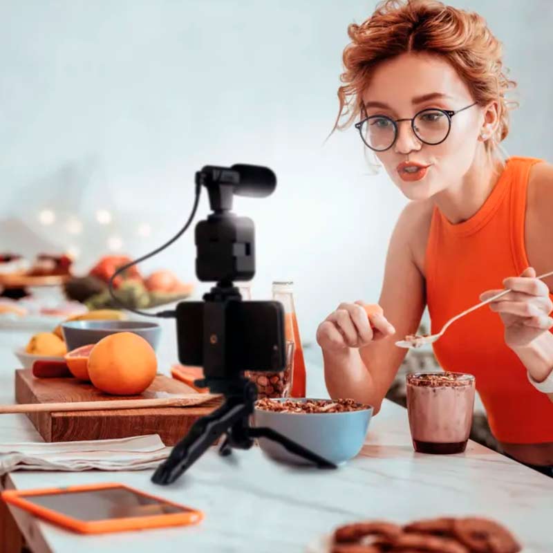 Trípode para Celular VTA+ con Luz Led + Micrófono 3.5mm Negro